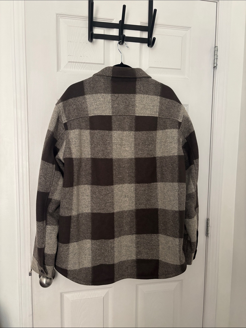 Uniqlo | L | Unisex Grey/Green Plaid Button-Up Shirt - Picture 6 of 6